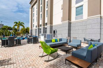 Hampton Inn & Suites Fort Myers-Colonial