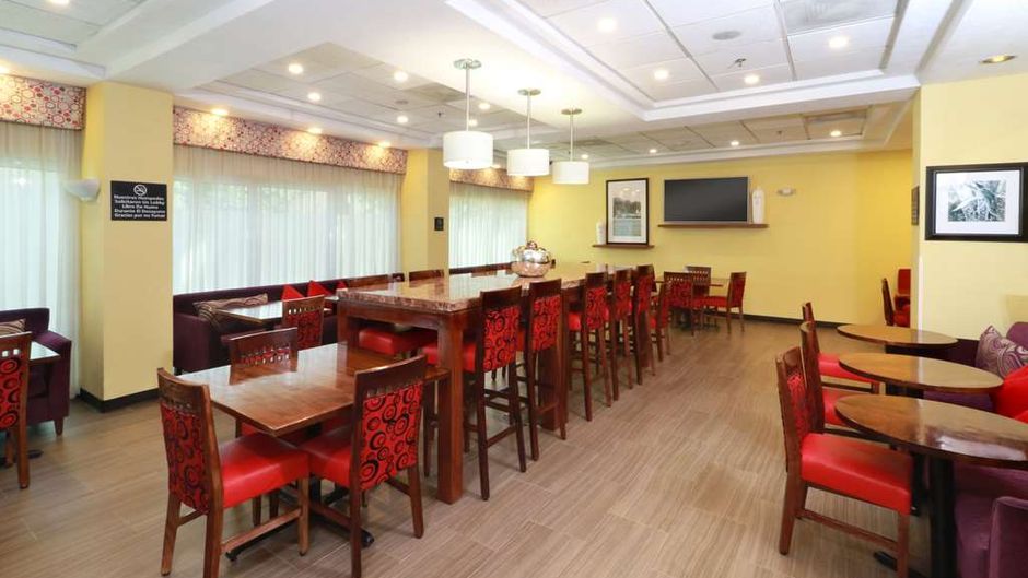 Hampton Inn Guadalajara-Aeropuerto Restaurant