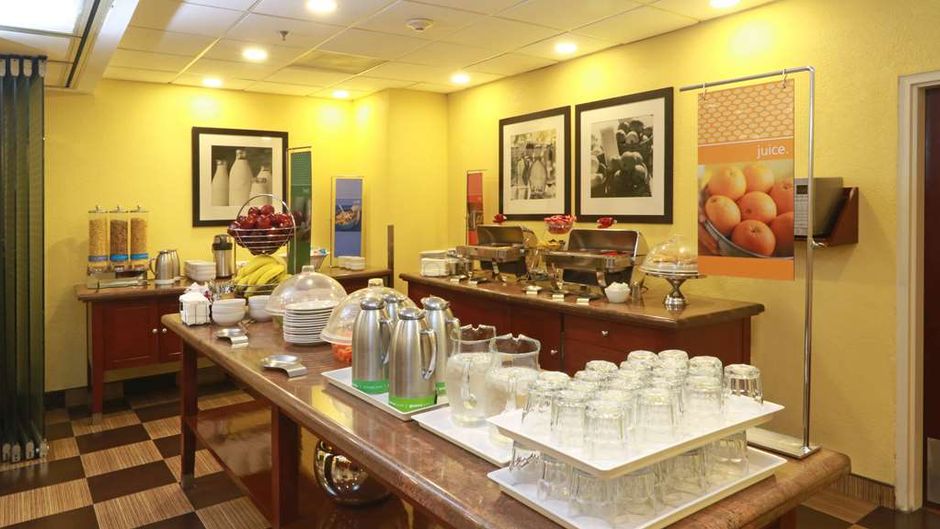 Hampton Inn Guadalajara-Aeropuerto Restaurant