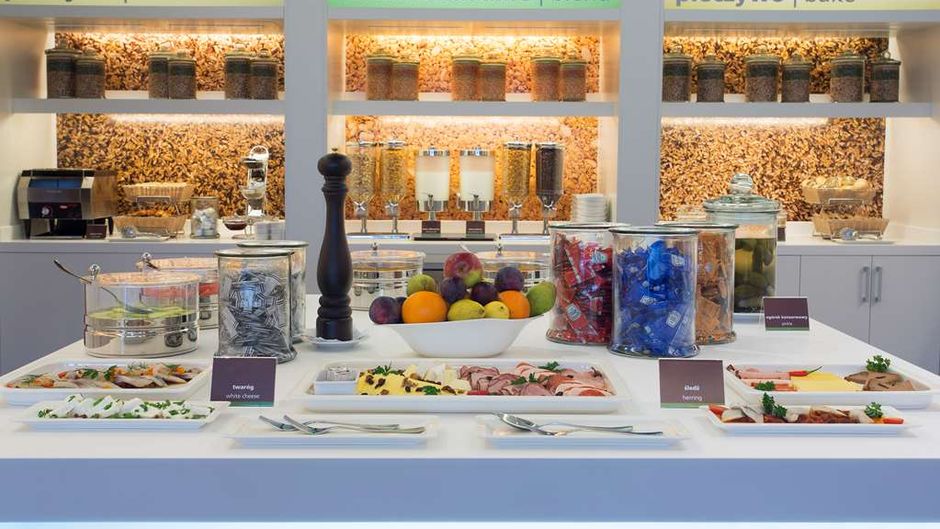 Hampton by Hilton Gdansk Airport Restaurant