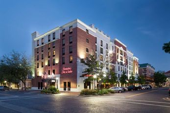 Hampton Inn&Suites Gainesville-Downtown