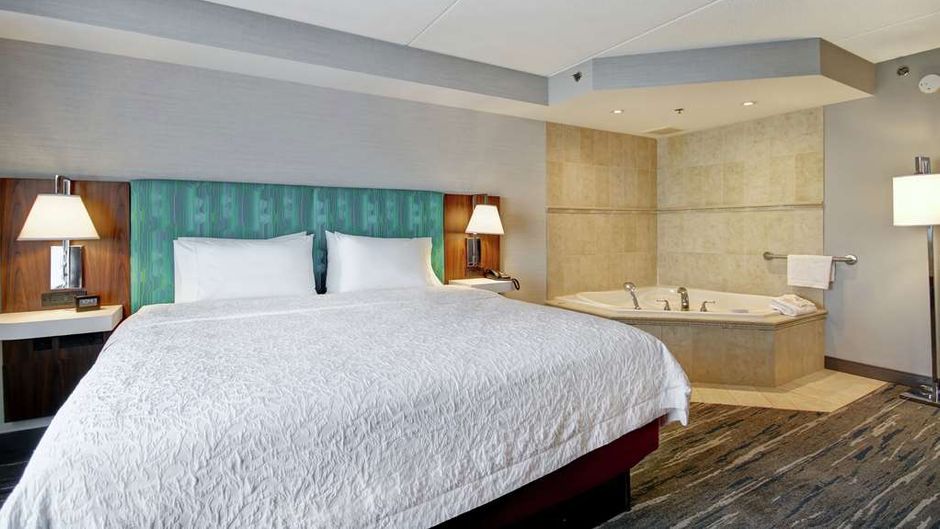 Hampton Inn & Suites by Hilton Guelph Room