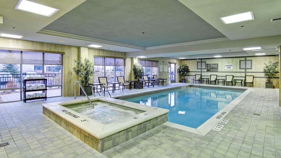 Hampton Inn & Suites by Hilton Guelph Pool