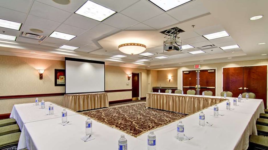 Hampton Inn & Suites by Hilton Guelph Meeting