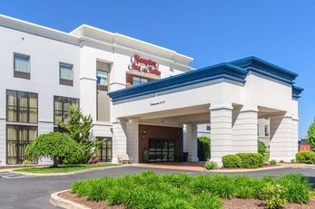 Hampton Inn & Suites Manchester