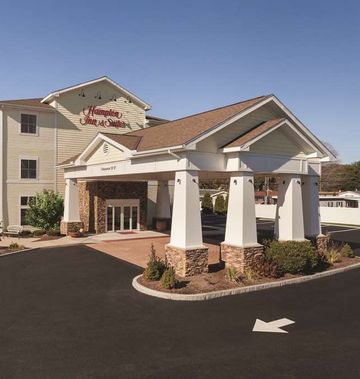 Hampton Inn & Suites Mystic