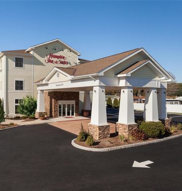 Hampton Inn & Suites Mystic
