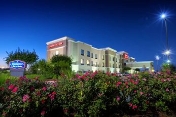 Hampton Inn & Suites Rosenberg