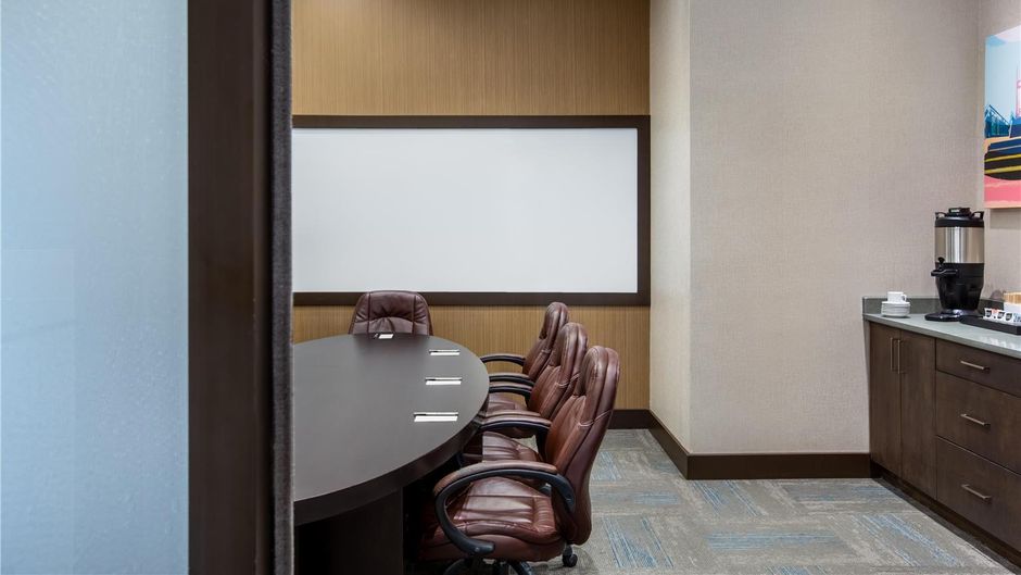 Hampton Inn Kamloops Meeting