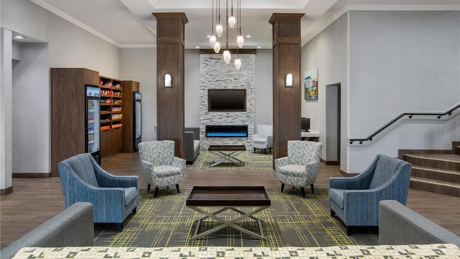 Hampton Inn Kamloops Lobby