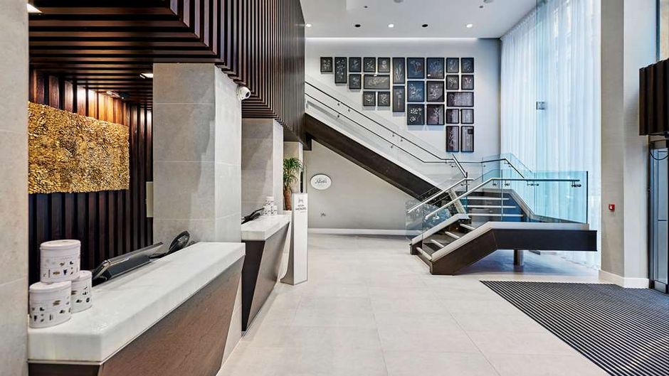 DoubleTree by Hilton Liverpool Lobby
