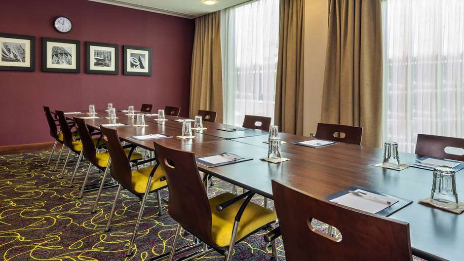 Hampton by Hilton London Luton Airport Meeting