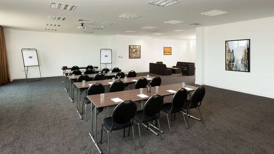 Hampton by Hilton London Luton Airport Meeting