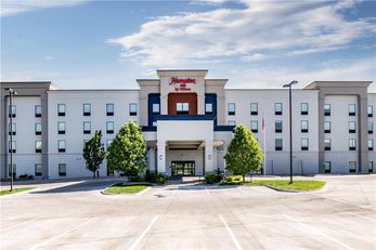 Hampton Inn Omaha/West Dodge Road