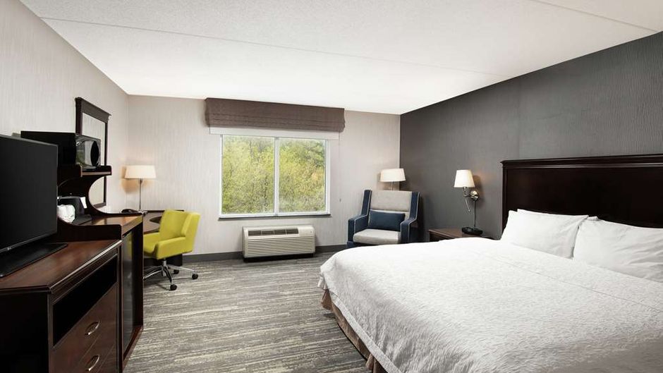 Hampton Inn & Suites Barrie Room