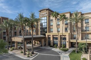 Hampton Inn & Suites Glendale-Westgate