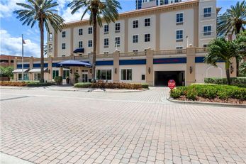 Hampton Inn & Suites, Downtown