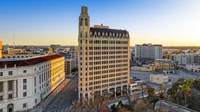 Emily Morgan Hotel DoubleTree by Hilton
