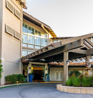 DoubleTree by Hilton Campbell-Pruneyard