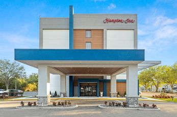 Hampton Inn Veterans Expressway