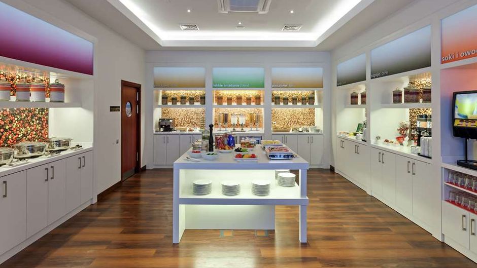 Hampton by Hilton Warsaw Airport Restaurant