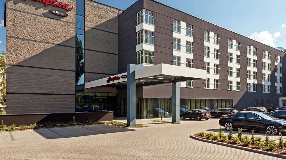 Hampton by Hilton Warsaw Airport Exterior