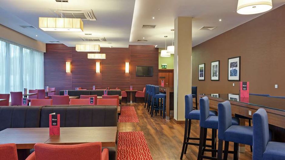 Hampton by Hilton Warsaw Airport Restaurant