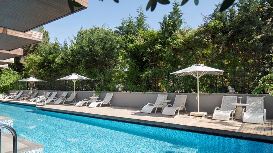 DoubleTree by Hilton Hotel Kusadasi Pool