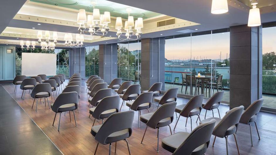 DoubleTree by Hilton Hotel Kusadasi Meeting