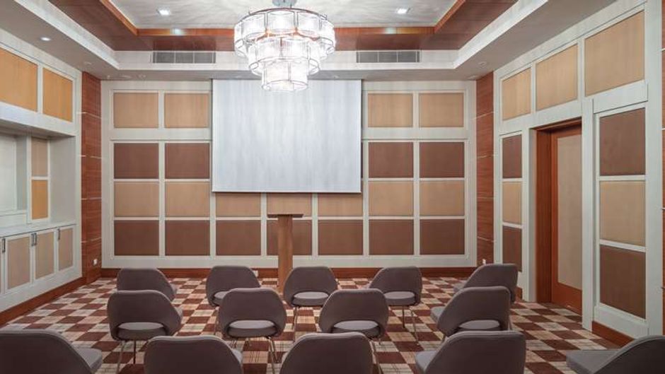 DoubleTree by Hilton Hotel Kusadasi Meeting