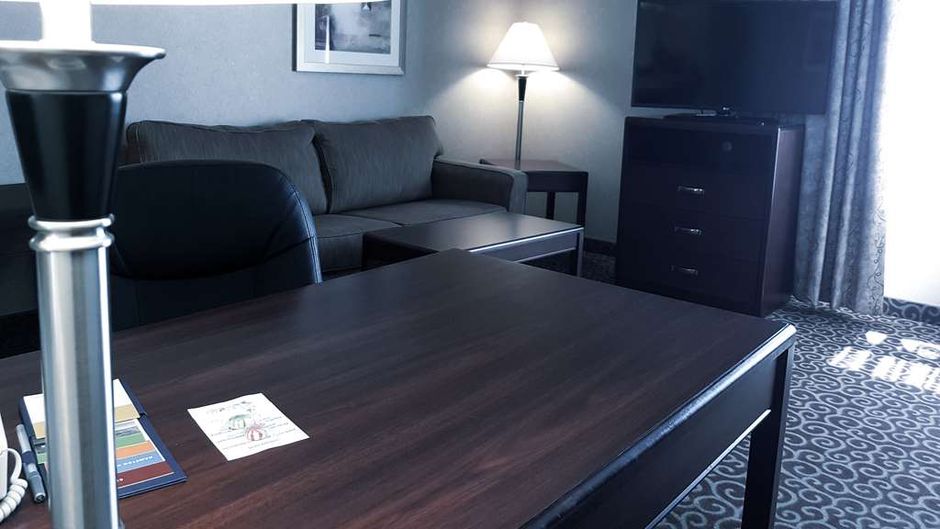 Hampton Inn Edmonton Airport Room