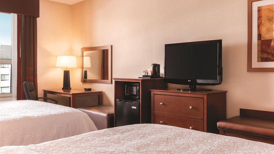 Hampton Inn Edmonton South Room