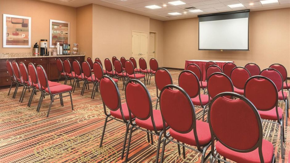 Hampton Inn Edmonton South Meeting