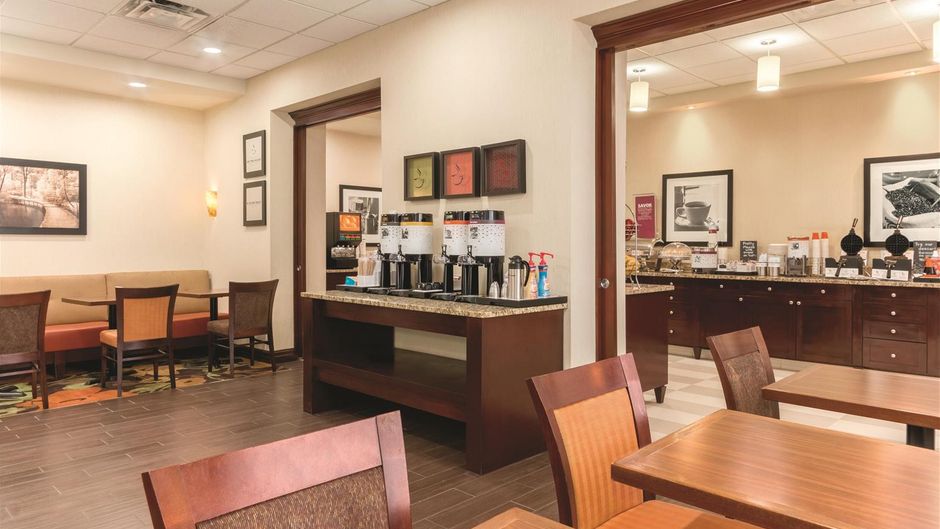 Hampton Inn Edmonton South Restaurant