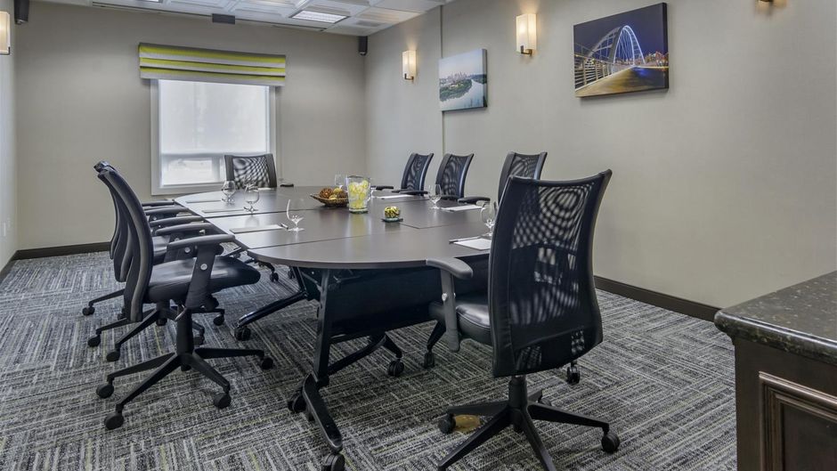 Hampton Inn & Suites West Meeting