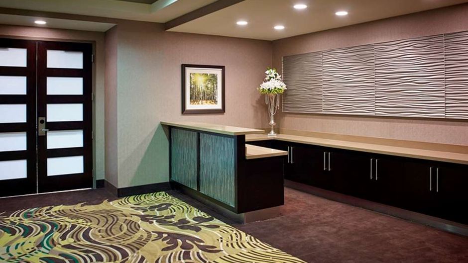 Homewood Suites Hamilton Lobby