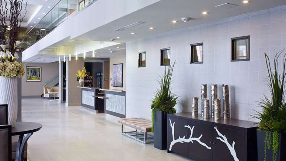 Homewood Suites Hamilton Lobby
