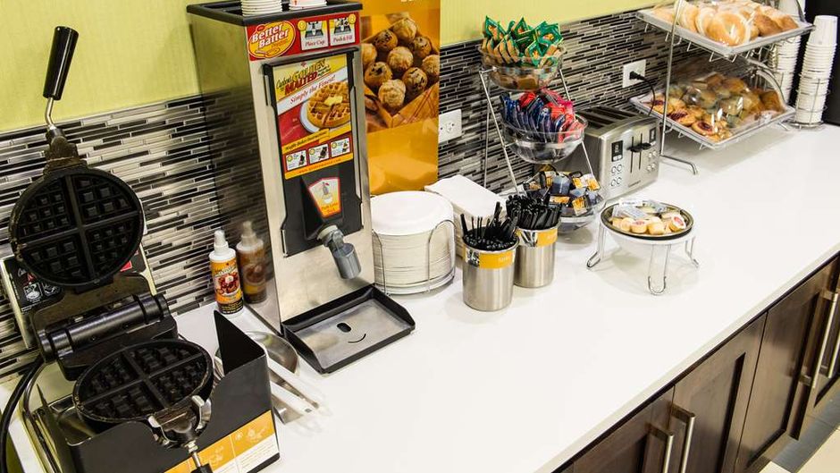 Hampton Inn & Suites, Regina East Gate Restaurant