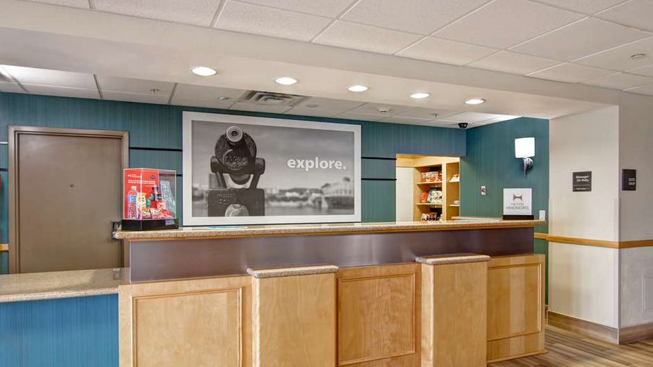Hampton Inn & Suites Saint John Lobby