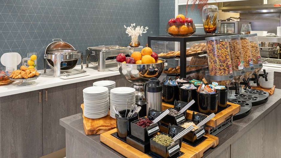 Hilton Garden Inn Toronto/Brampton Restaurant