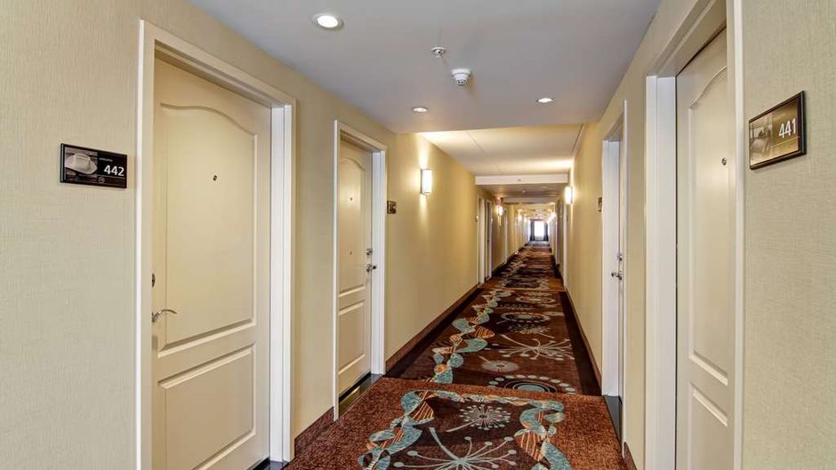 Hampton Inn Toronto Airport Corp Centre Lobby