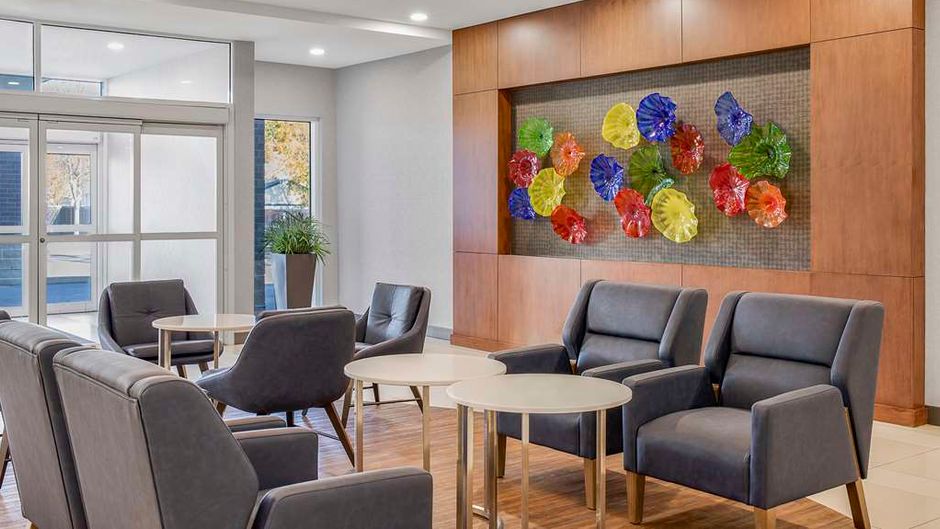 Homewood Suites by Hilton Winnipeg Airpt Lobby