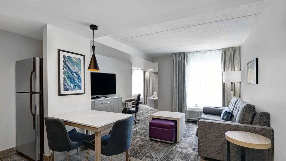 Homewood Suites by Hilton London Ontario Room