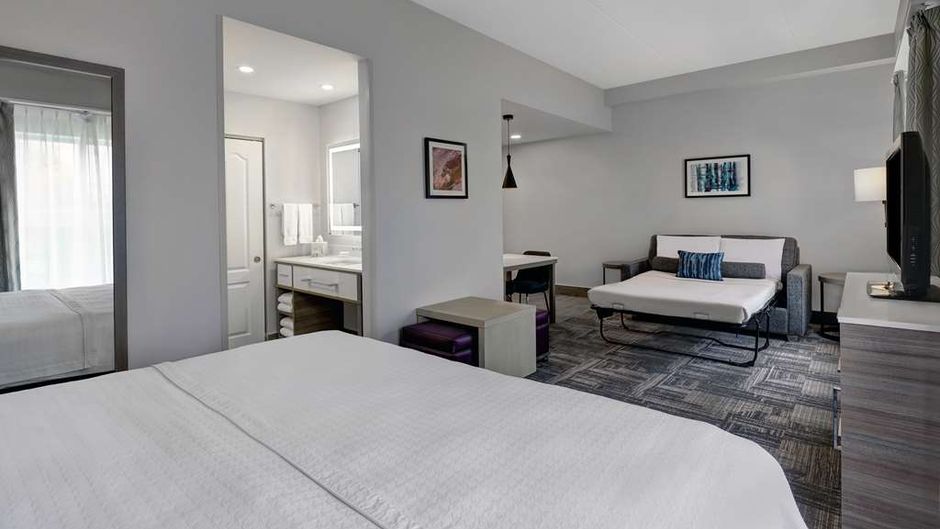 Homewood Suites by Hilton London Ontario Room
