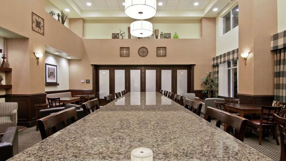 Hampton Inn North Bay Lobby