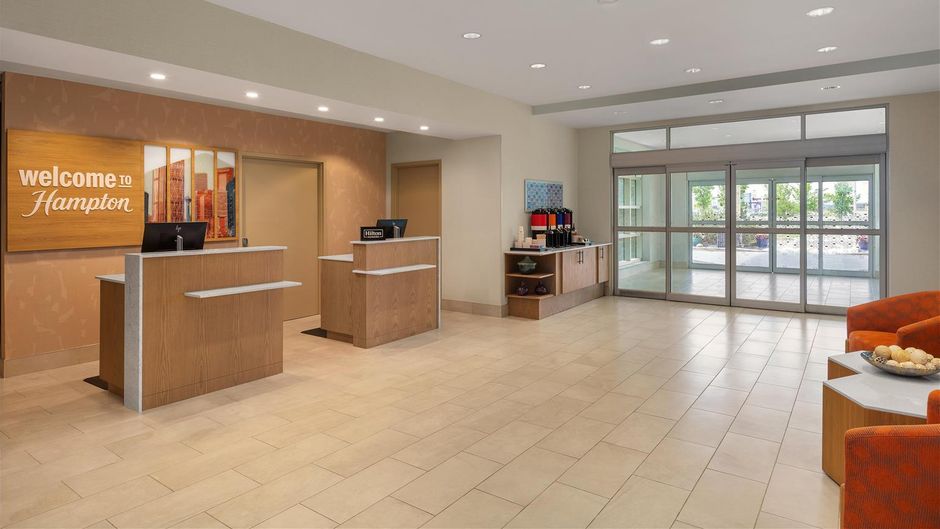Hampton Calgary Airport North Lobby