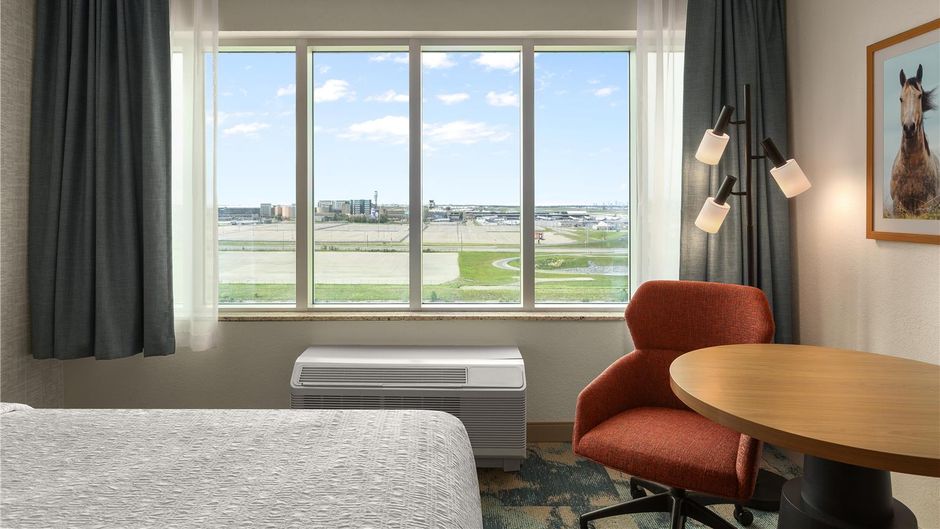 Hampton Calgary Airport North Room