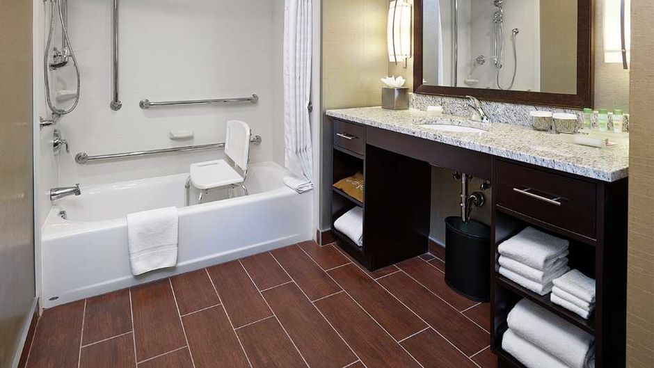 Homewood Suites Calgary Airport Room