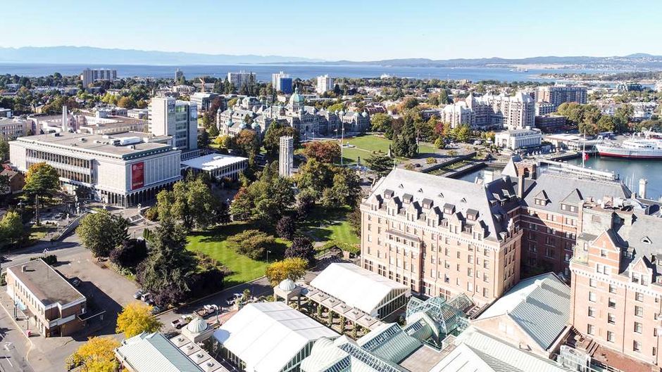 Doubletree by Hilton Hotel Victoria Exterior