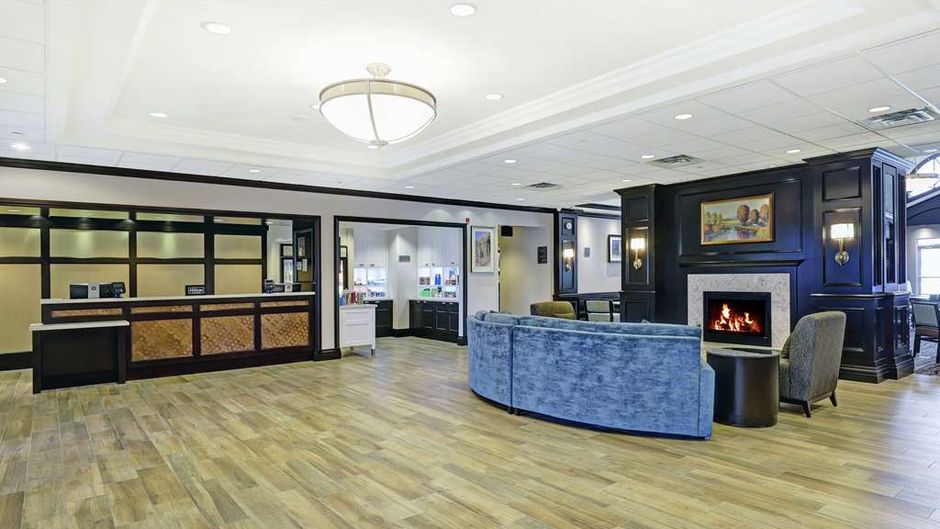 Homewood Suites by Hilton Lobby